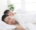夫妻同床睡觉时什么位置是正确的？
